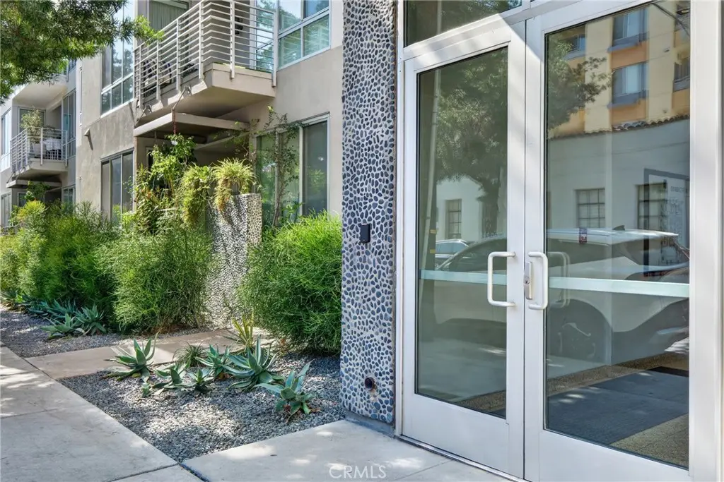 Condominium for sale at 111 S De Lacey 306, Pasadena, CA featuring 2 beds and 2 baths