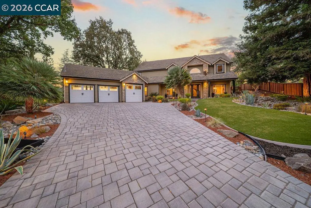 Single Family Residence for sale at 101 Amigo Ln, Walnut Creek, CA featuring 5 beds and 5 baths