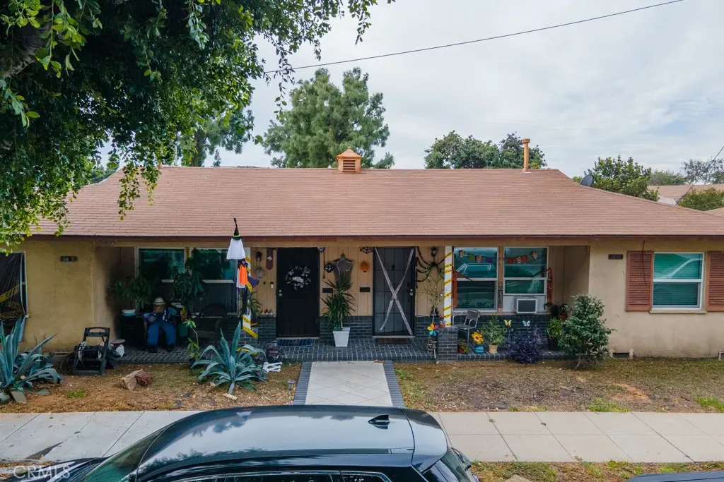 Duplex for sale at 2607 W Via Corona, Montebello, CA