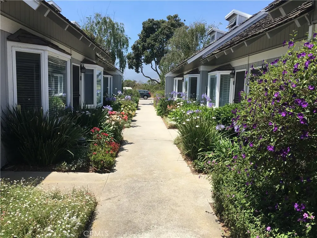 Condominium for rent at 130 Ash 8, Carpinteria, CA featuring 1 bed and 1 bath