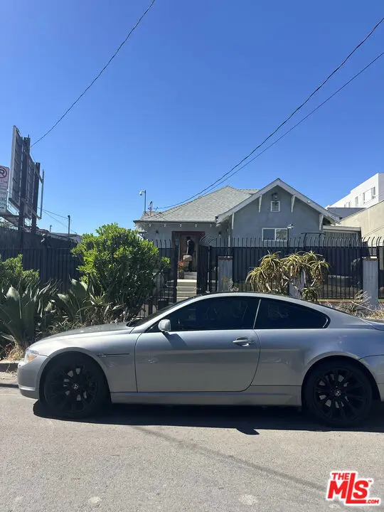 Single Family Residence for sale at 305 N Westmoreland Avenue, Los Angeles, CA featuring 3 beds and 3 baths