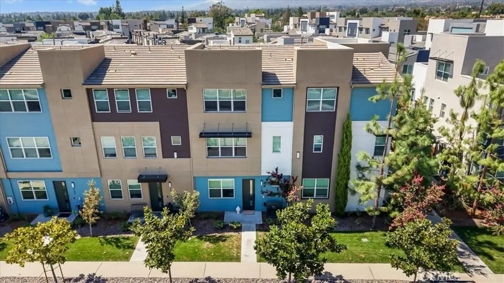Condominium for sale at 7729 Paxton, Rancho Cucamonga, CA featuring 3 beds and 4 baths