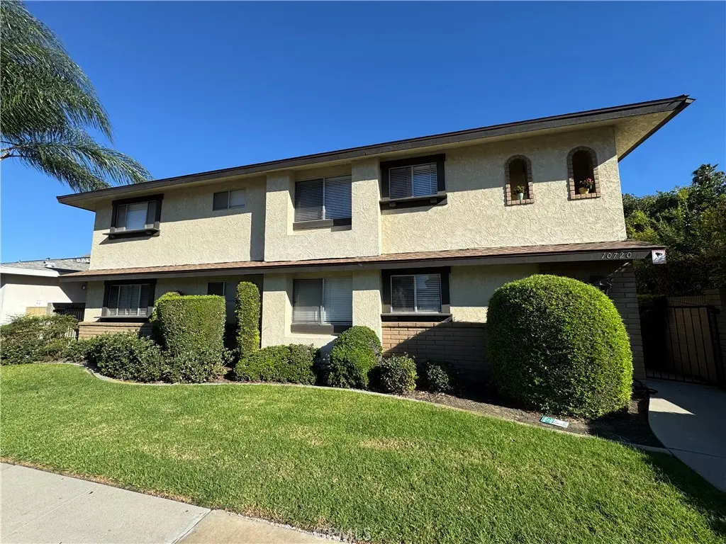 Apartment for rent at 10720 Western Avenue 202, Downey, CA featuring 1 bed and 1 bath