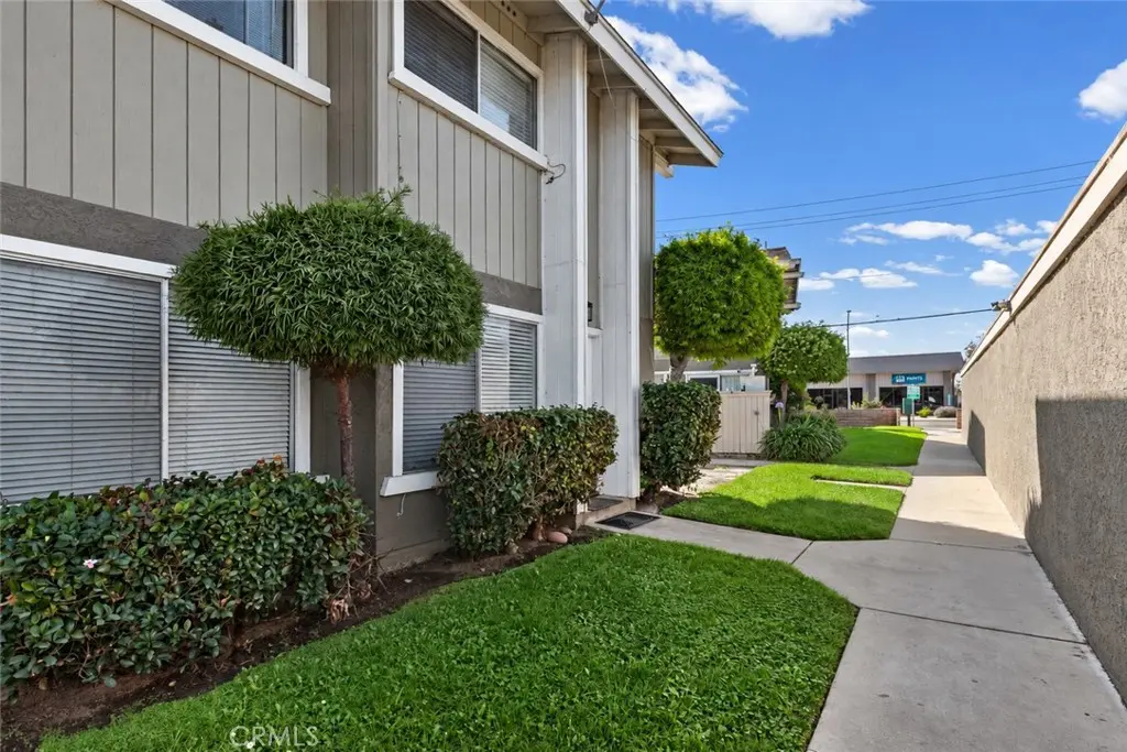 Condominium for sale at 413 E Park, Santa Maria, CA featuring 2 beds and 2 baths