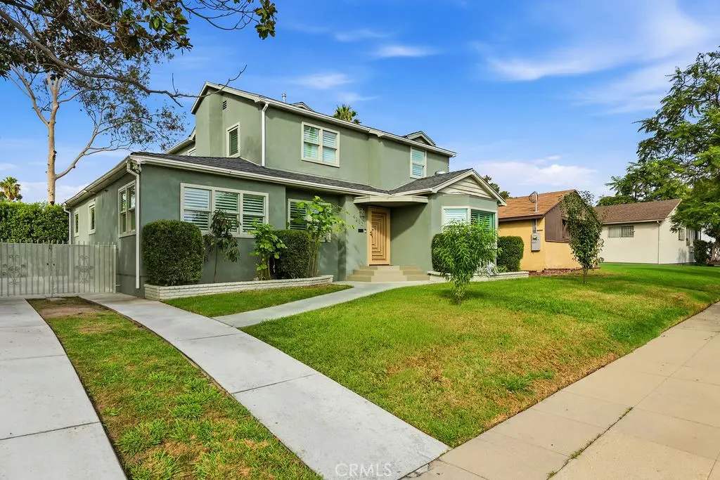 Single Family Residence for sale at 4233 W 25th Street, Los Angeles, CA featuring 4 beds and 5 baths