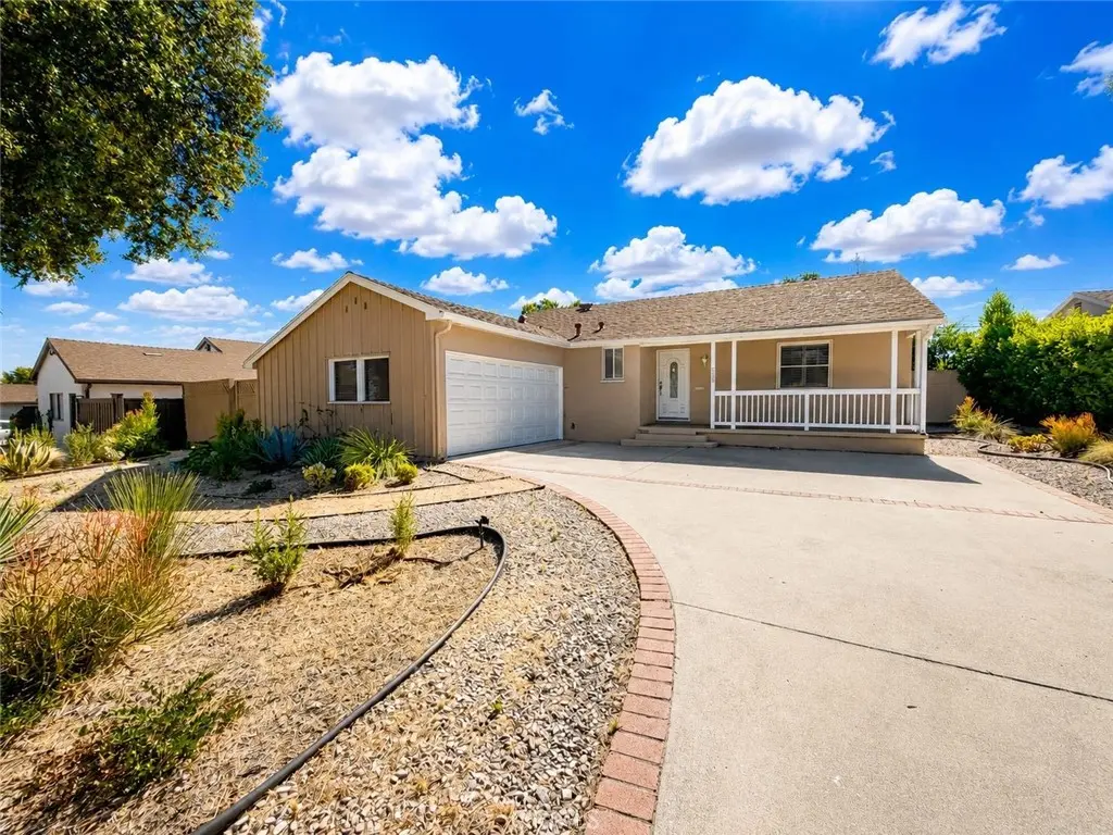 Single Family Residence for rent at 533 Geneva, Claremont, CA featuring 3 beds and 3 baths
