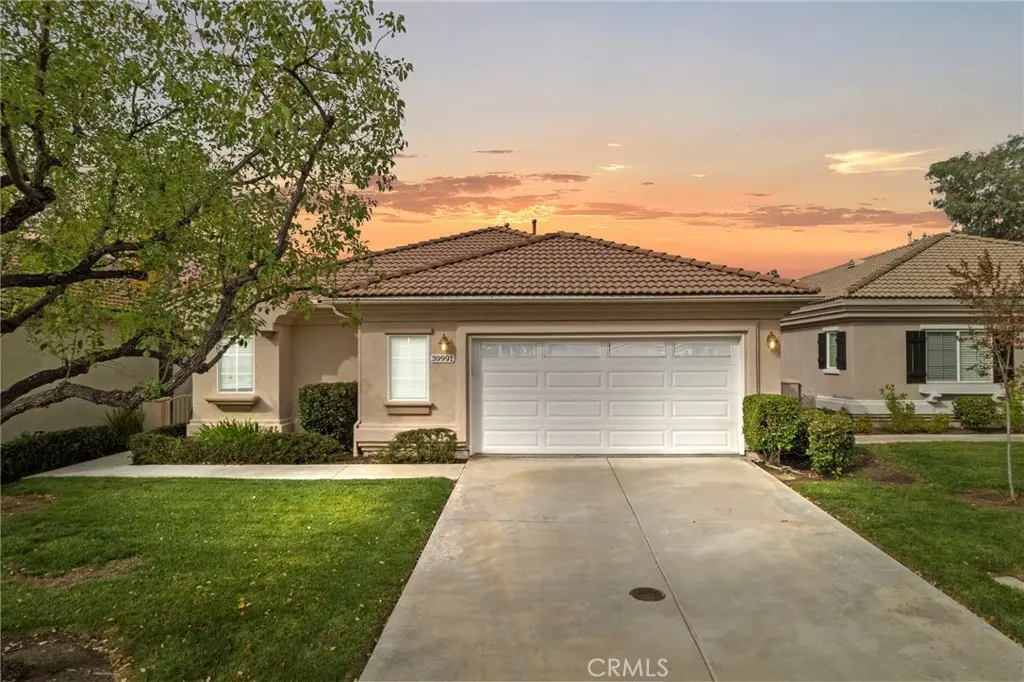 Single Family Residence for sale at 39991 Corte Calanova, Murrieta, CA featuring 3 beds and 2 baths