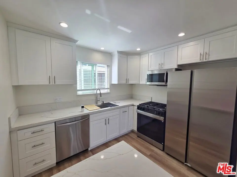 Condominium for rent at 1419 Stanford St D, Santa Monica, CA featuring 2 beds and 1 bath