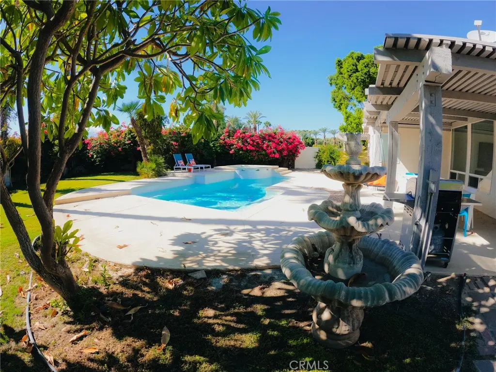 Single Family Residence for rent at 143 Via Tramonto, Palm Desert, CA featuring 5 beds and 2 baths