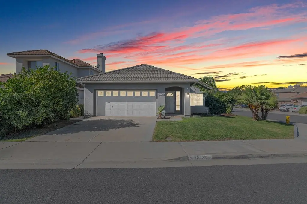 Single Family Residence for sale at 30423 Shoreline Drive, Menifee, CA featuring 3 beds and 2 baths