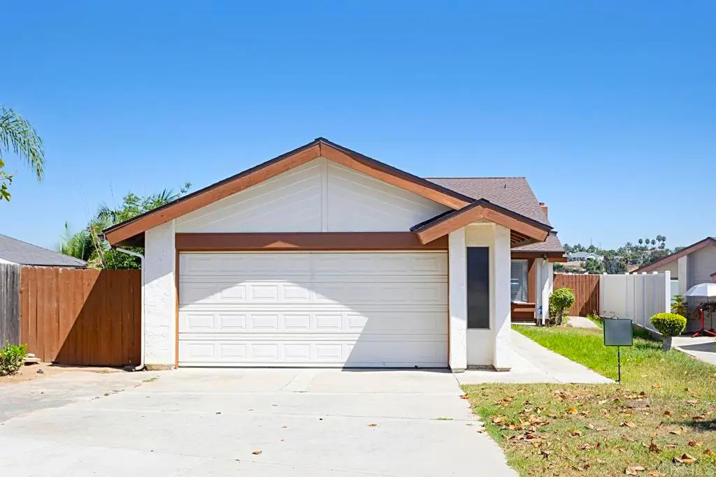 Single Family Residence for rent at 2228 SARATOGA, Oceanside, CA featuring 3 beds and 2 baths