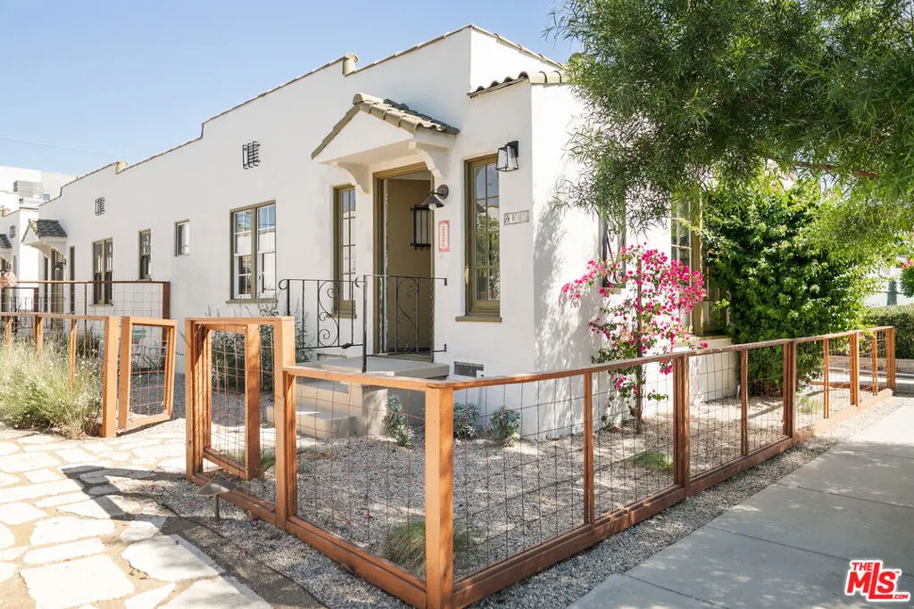 Condominium for sale at 2221 Addison Way, Los Angeles, CA featuring 1 bed and 1 bath