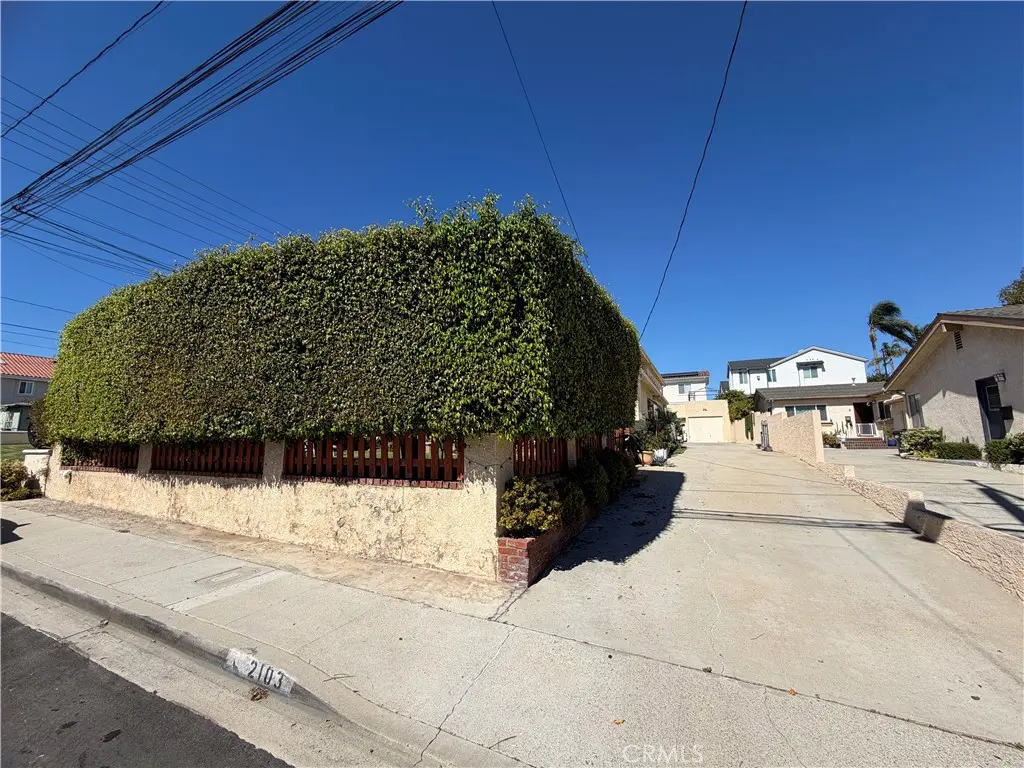 Duplex for rent at 2103 Clark Lane B, Redondo Beach, CA featuring 3 beds and 2 baths