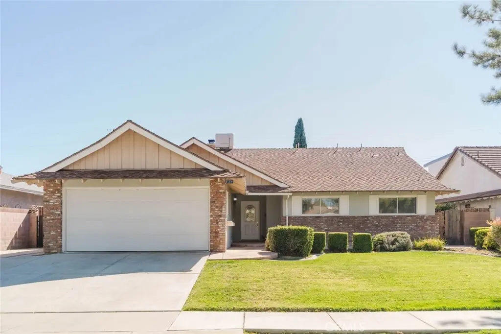 Single Family Residence for sale at 534 W Avenue J10, Lancaster, CA featuring 4 beds and 2 baths