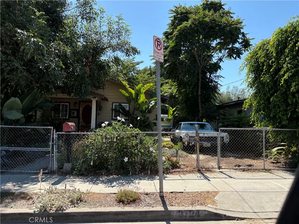 Single Family Residence for sale at 2724 Queen, Los Angeles, CA featuring 2 beds and 1 bath