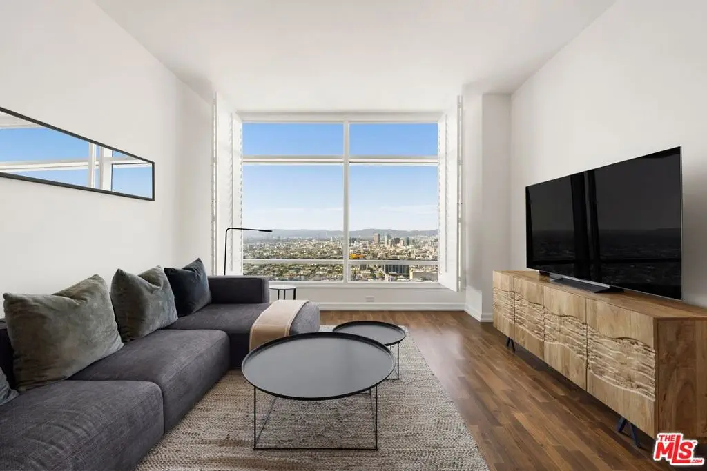 Condominium for sale at 900 W Olympic Boulevard 36F, Los Angeles, CA featuring 1 bed and 2 baths