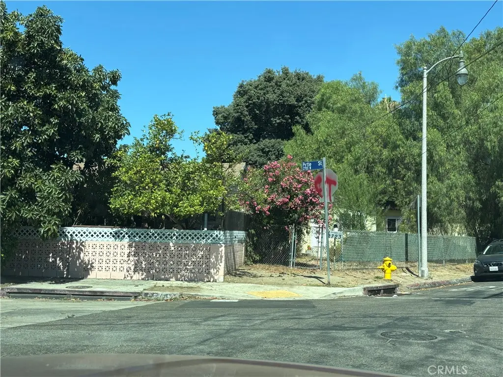 Single Family Residence for sale at 2723 Pirtle, Los Angeles, CA featuring 2 beds and 1 bath