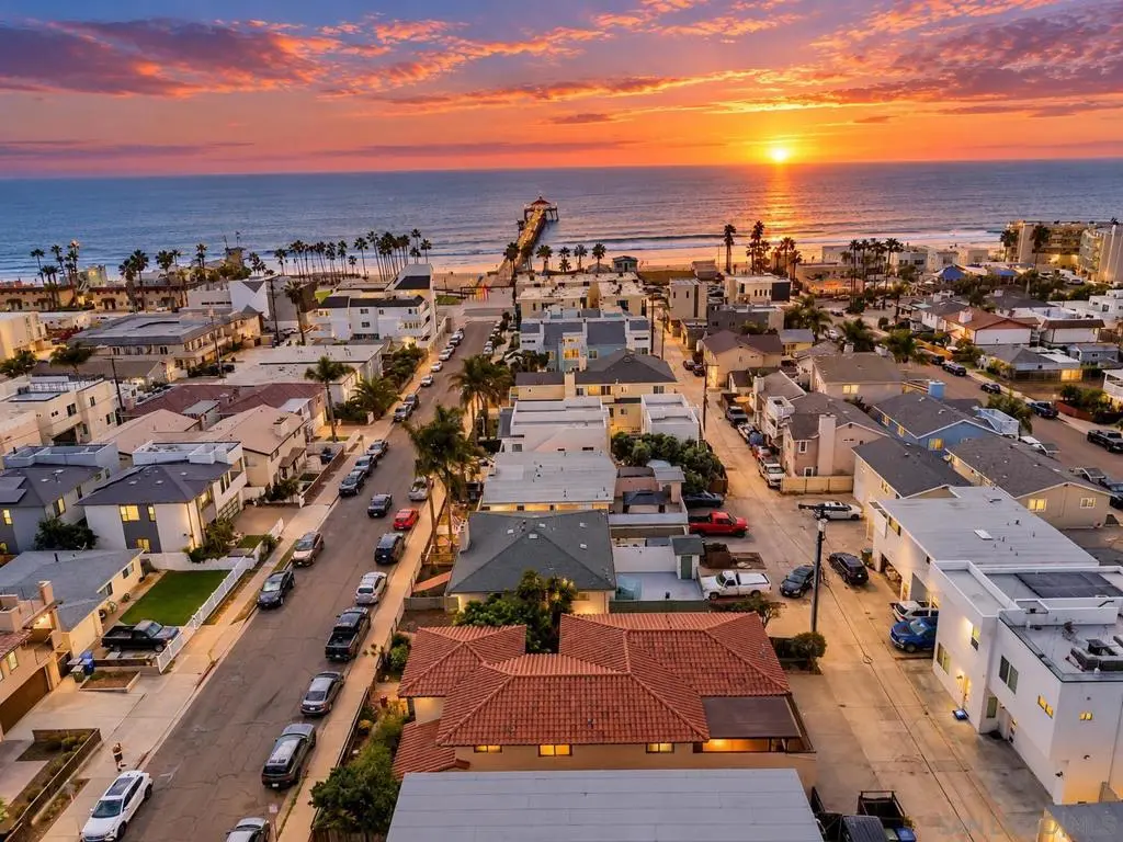 Single Family Residence for sale at 190 Evergreen Ave, Imperial Beach, CA featuring 5 beds and 6 baths