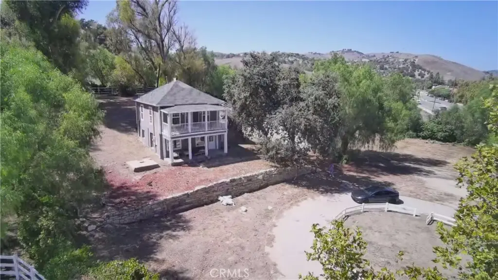 Single Family Residence for rent at 5339 Las Virgenes Rd, Calabasas, CA featuring 3 beds and 2 baths