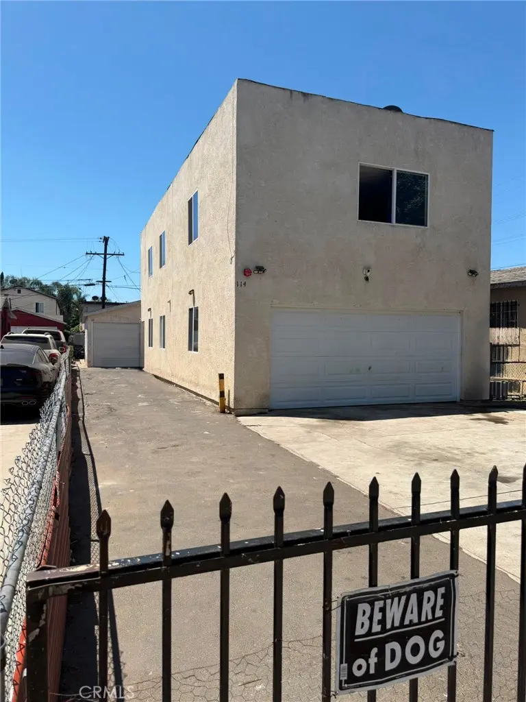 Duplex for sale at 112 95th St, Los Angeles, CA