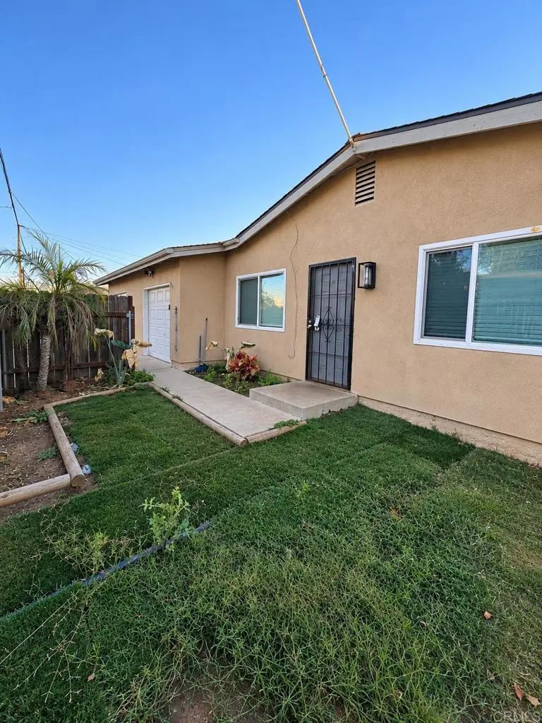 Single Family Residence for rent at 438 Delaware Street, Imperial Beach, CA featuring 2 beds and 1 bath