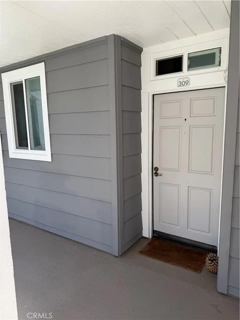 Condominium for sale at 20331 Bluffside 309, Huntington Beach, CA featuring 1 bed and 1 bath