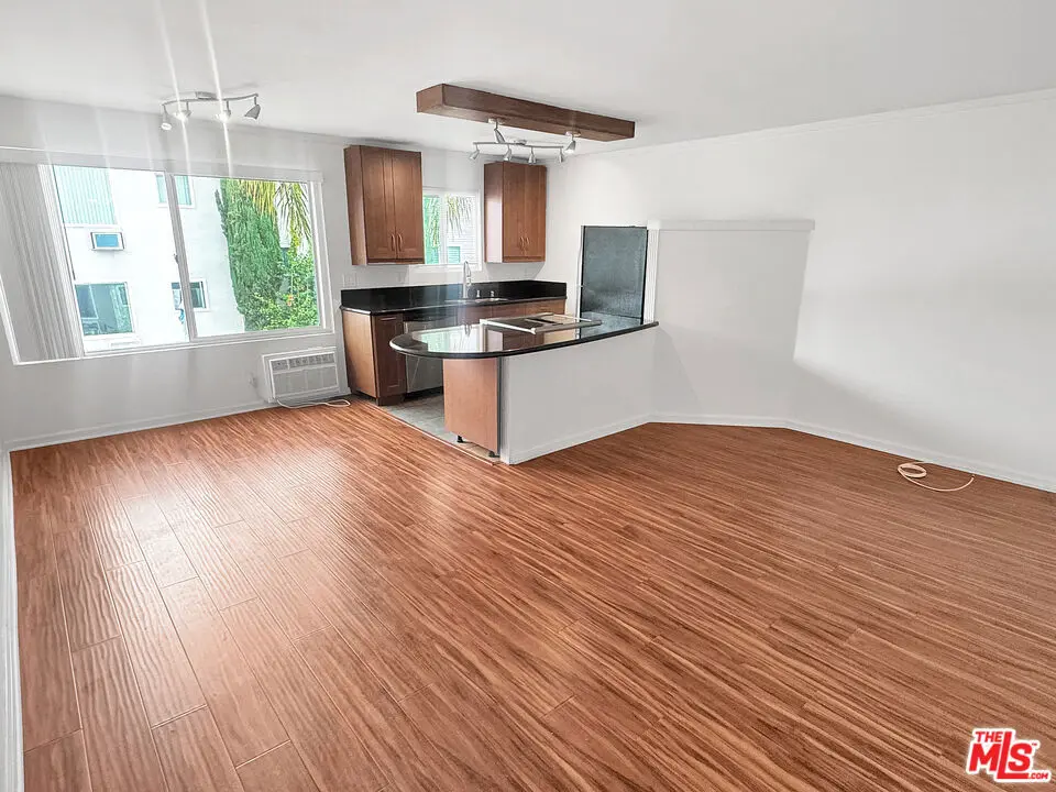 Condominium for rent at 972 Larrabee Street 221, West Hollywood, CA featuring 1 bed and 1 bath
