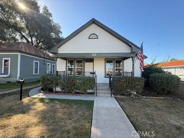 Single Family Residence for rent at 116 E Center Street, Covina, CA featuring 3 beds and 2 baths