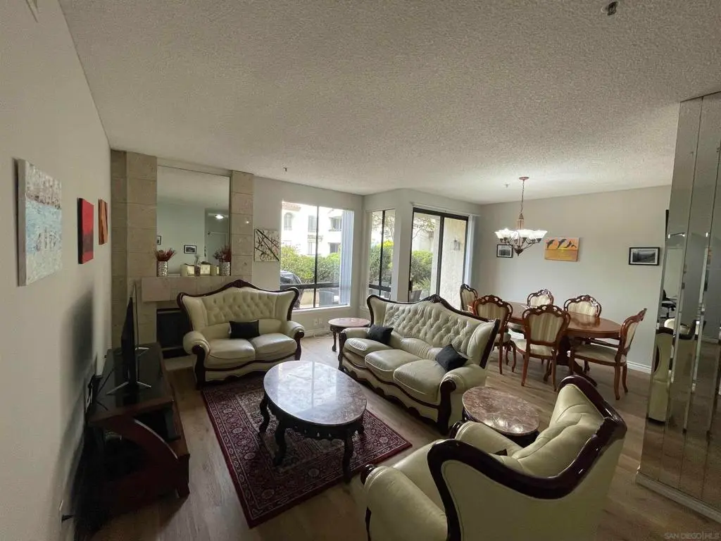 Residential Lease for rent at 5875 Friars 4116, San Diego, San Diego County, CA featuring 3 beds and 2 baths