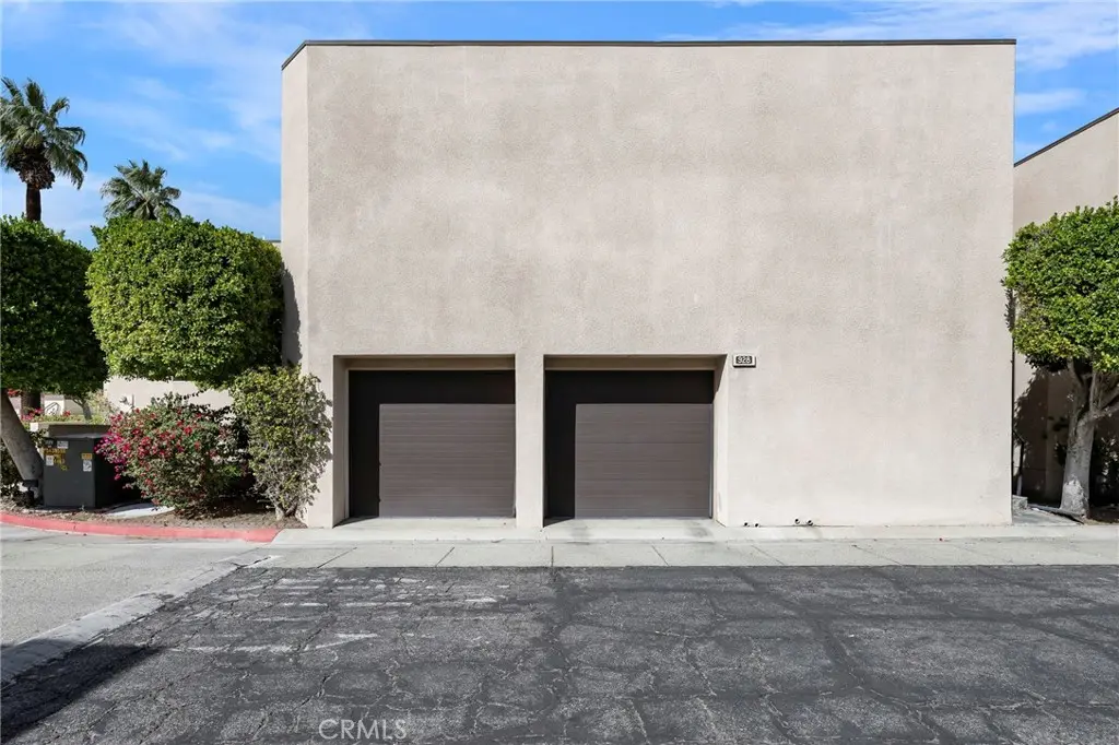 Condominium for rent at 928 Village S, Palm Springs, CA featuring 3 beds and 3 baths