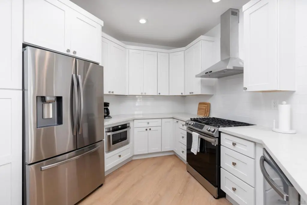 Residential Lease for rent at 4025 Canario St 140, Carlsbad, San Diego County, CA featuring 2 beds and 2 baths