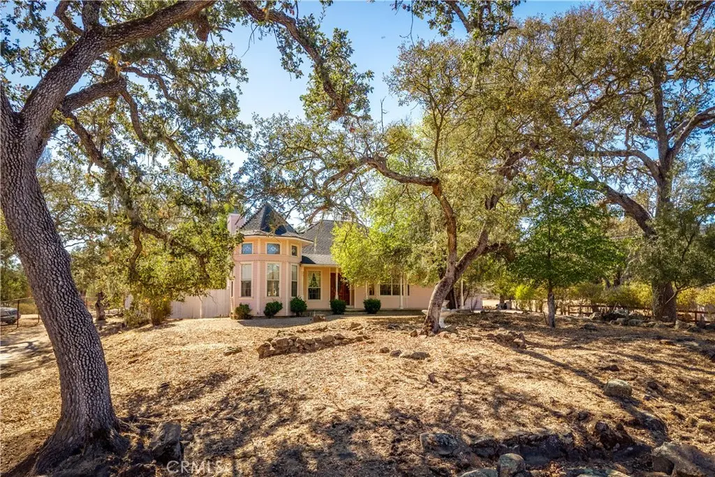 Single Family Residence for sale at 10045 Old Morro E, Atascadero, CA featuring 3 beds and 2 baths