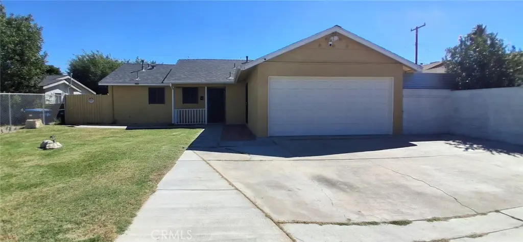 Single Family Residence for rent at 45320 15th W, Lancaster, CA featuring 3 beds and 2 baths