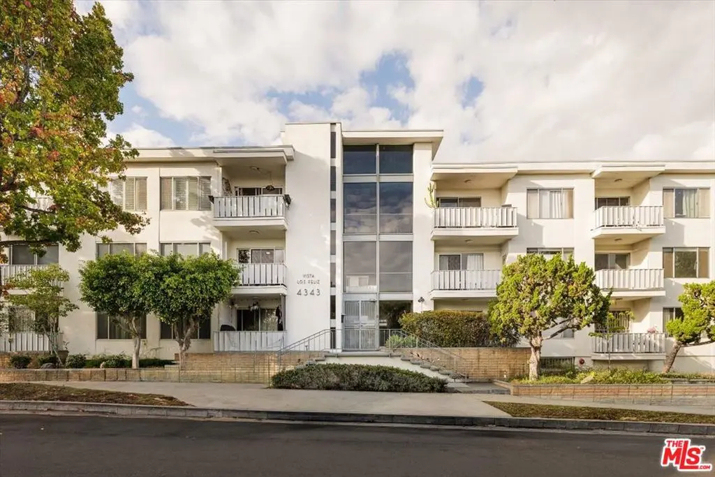 Condominium for sale at 4343 Finley Avenue 2, Los Angeles, CA featuring 2 beds and 1 bath