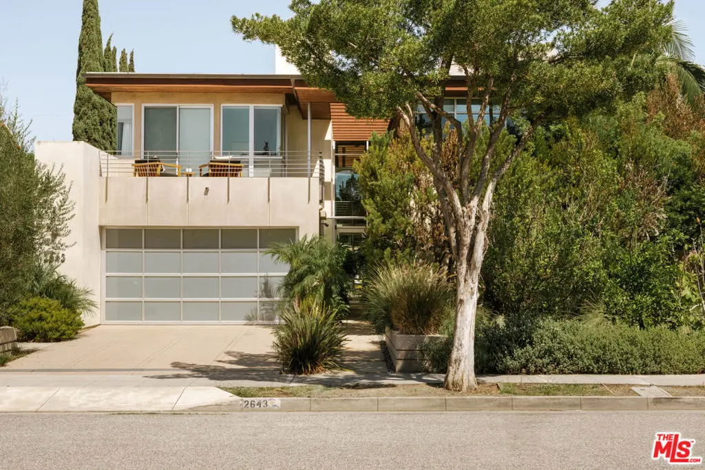 Single Family Residence for sale at 2643 34th Street, Santa Monica, Los Angeles County, CA featuring 6 beds and 6 baths