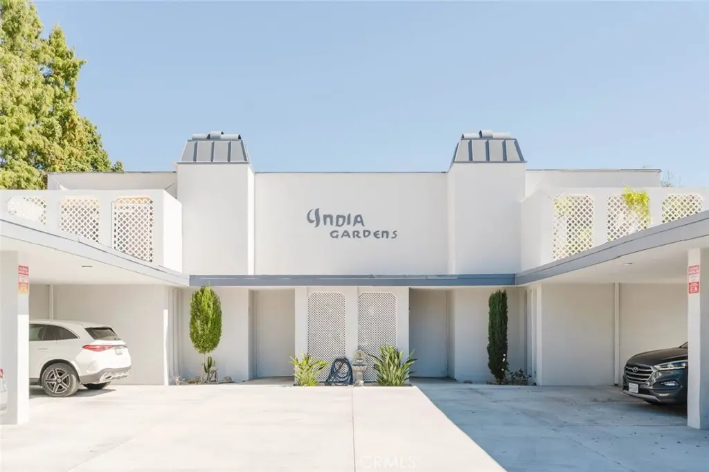 Condominium for rent at 432 S Sierra Madre Boulevard 5, Pasadena, CA featuring 2 beds and 2 baths