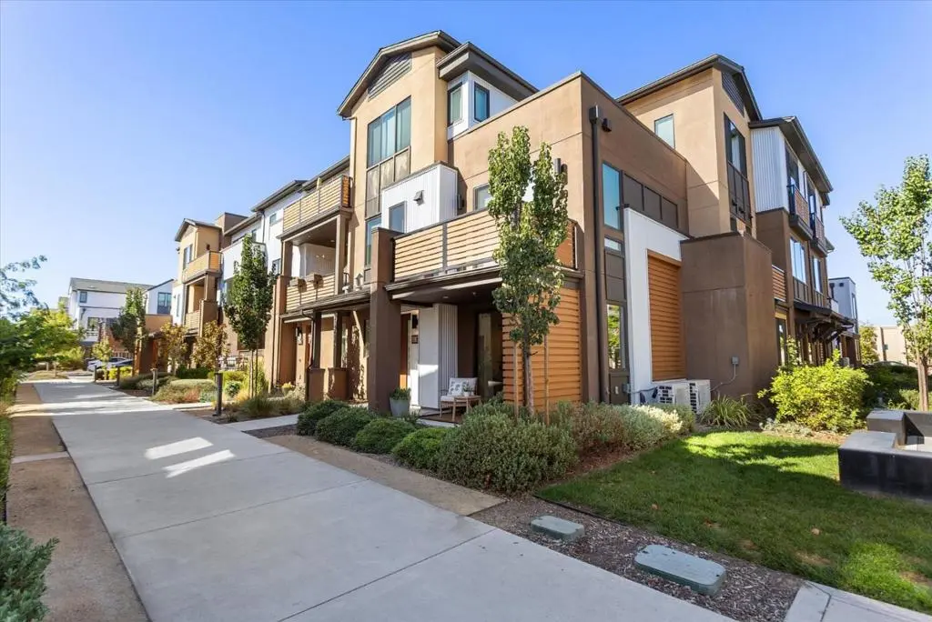 Condominium for sale at 16319 Hamsher Court, Los Gatos, CA featuring 1 bed and 1 bath