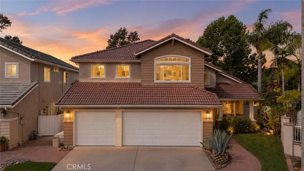 Single Family Residence for sale at 2106 Via Helecho, San Clemente, CA featuring 5 beds and 3 baths