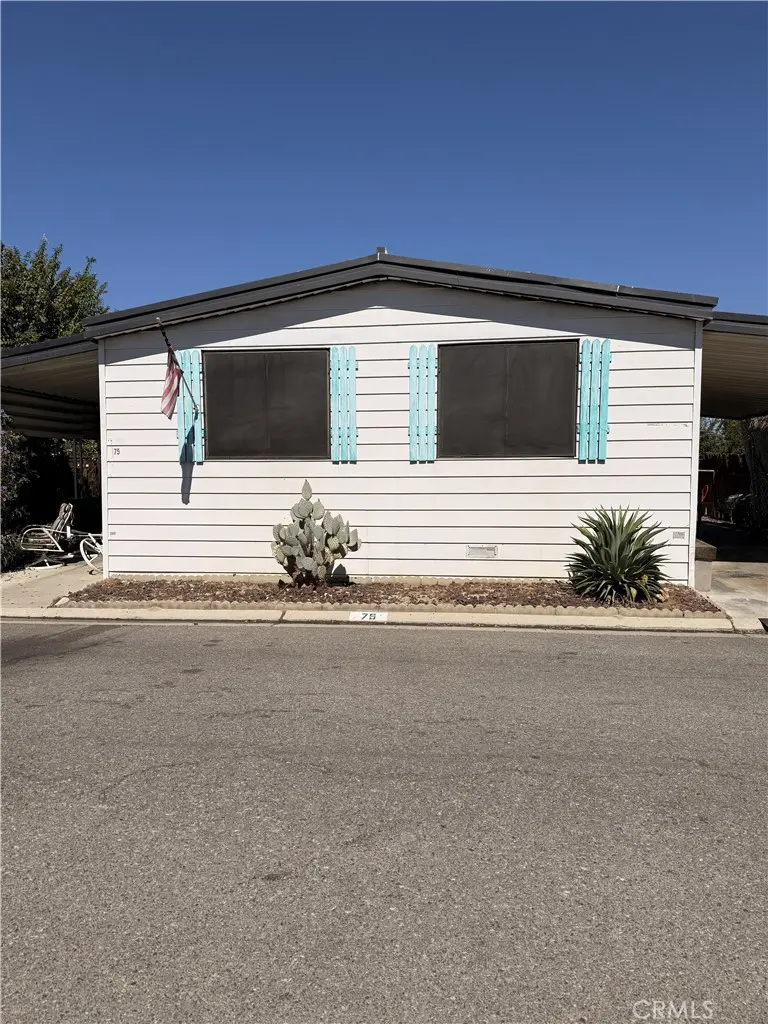 Manufactured In Park for sale at 4401 Hughes 75, Bakersfield, CA featuring 3 beds and 2 baths