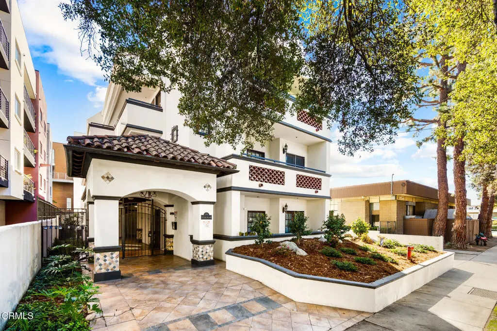 Condominium for sale at 156 S Oak Knoll Avenue 305, Pasadena, CA featuring 1 bed and 1 bath