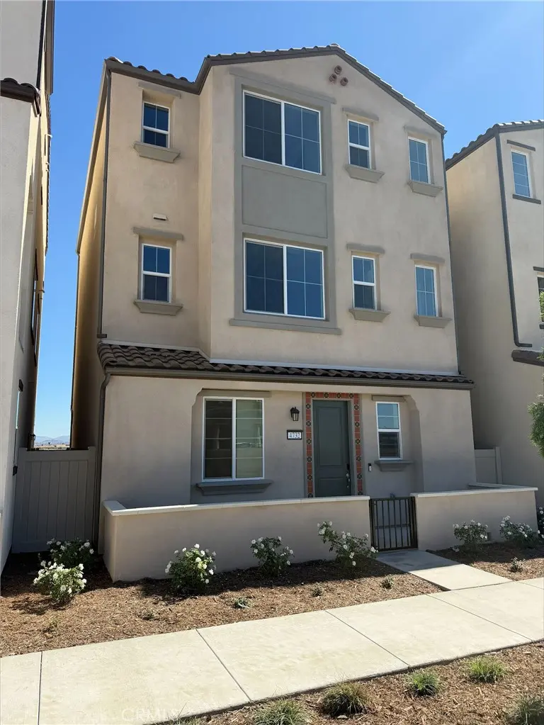 Condominium for sale at 4732 South Momentum Paseo, Ontario, CA featuring 4 beds and 4 baths