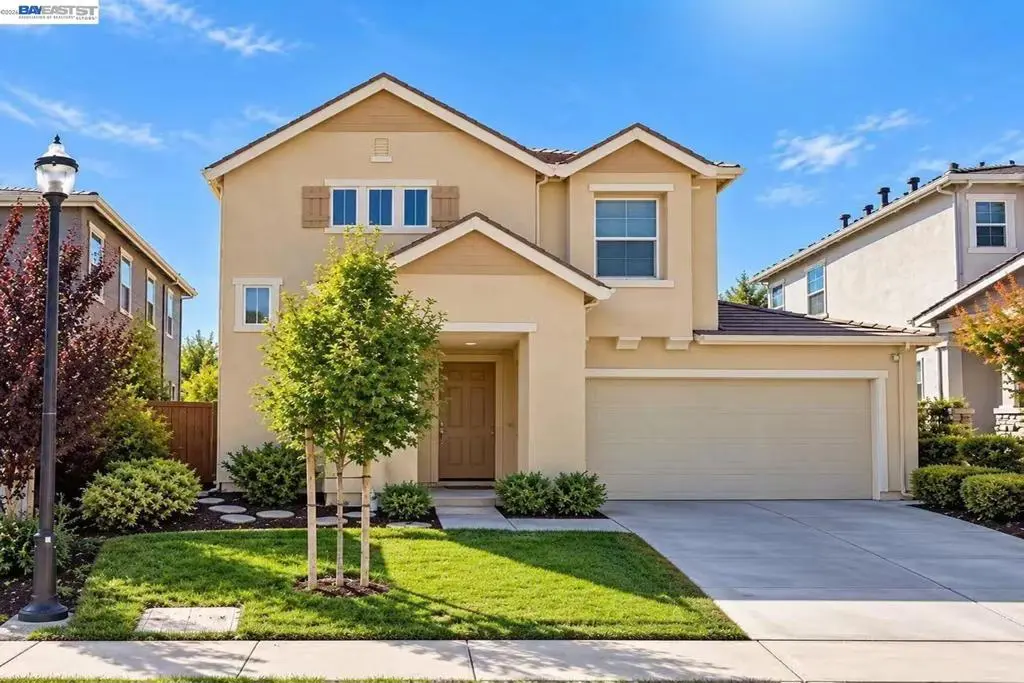 Single Family Residence for sale at 2333 Elan Ln, San Ramon, CA featuring 3 beds and 3 baths