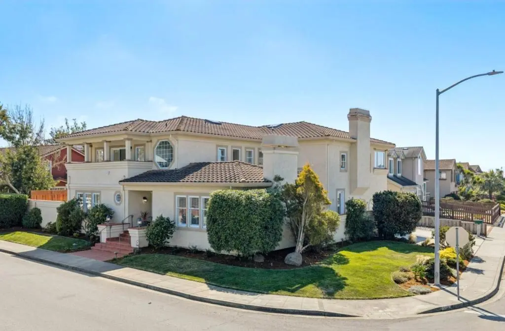 Single Family Residence for sale at 539 Silver Avenue, Half Moon Bay, CA and 4 baths