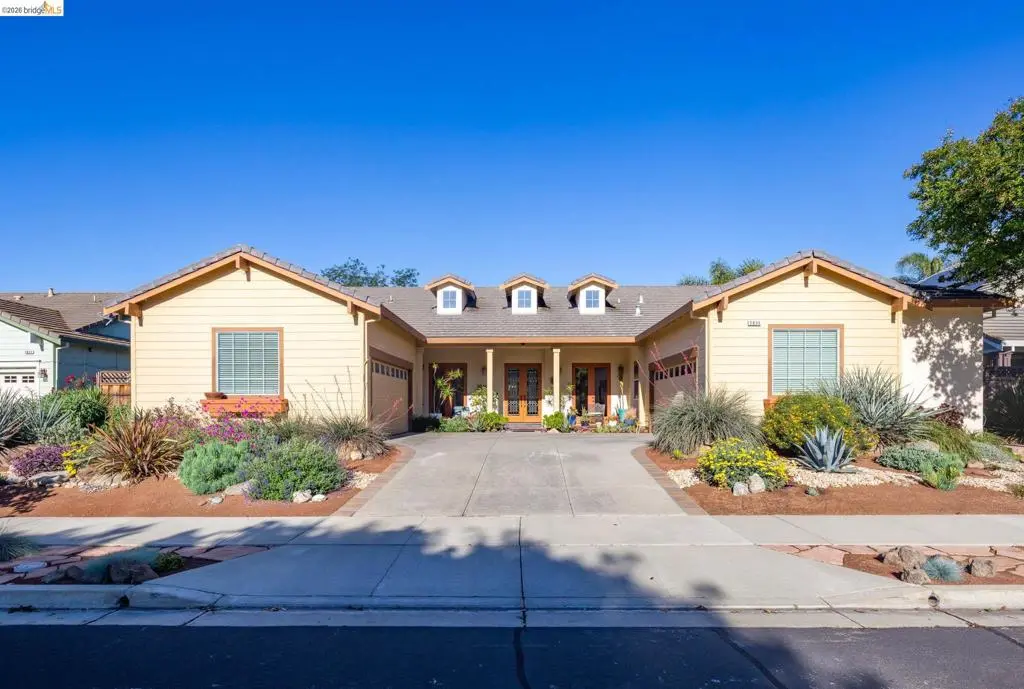 Single Family Residence for sale at 2835 Hawthorn Ct, Brentwood, CA featuring 4 beds and 4 baths