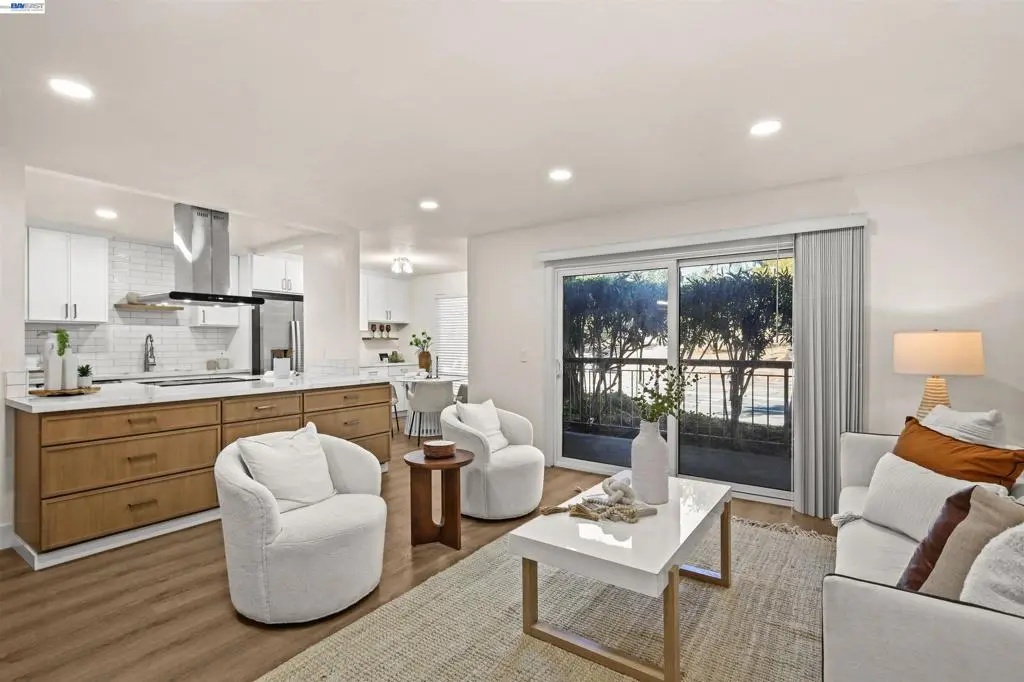 Condominium for sale at 470 N Civic Dr 103, Walnut Creek, CA featuring 2 beds and 2 baths