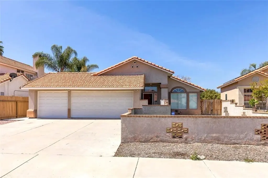 Single Family Residence for sale at 1931 Harbor, Hemet, CA featuring 3 beds and 2 baths