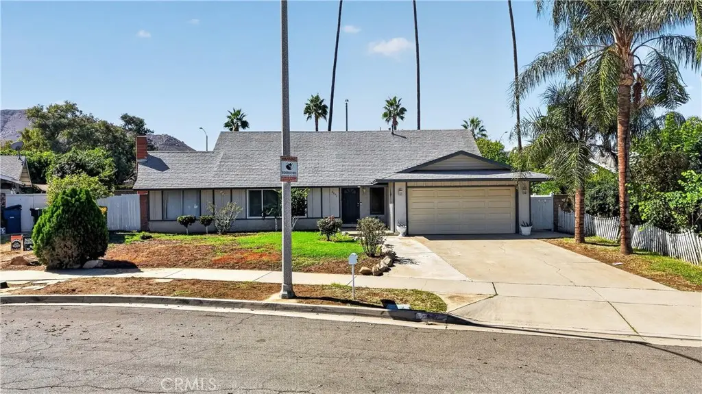 Single Family Residence for sale at 2942 Summerfield, Riverside, CA featuring 4 beds and 2 baths