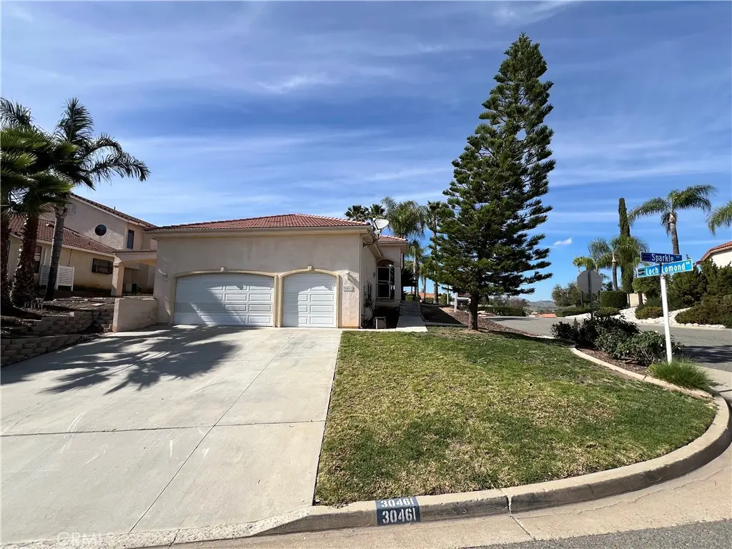 Single Family Residence for rent at 30461 Sparkle, Canyon Lake, CA featuring 5 beds and 3 baths