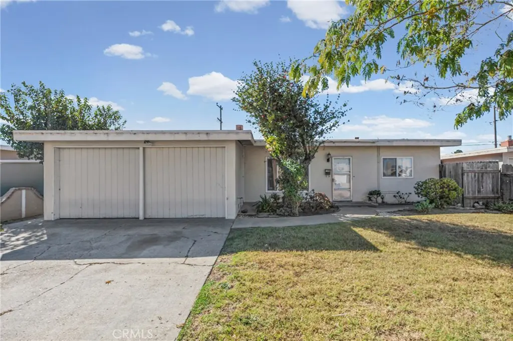Single Family Residence for sale at 500 Agnes Avenue, Santa Maria, CA featuring 3 beds and 2 baths