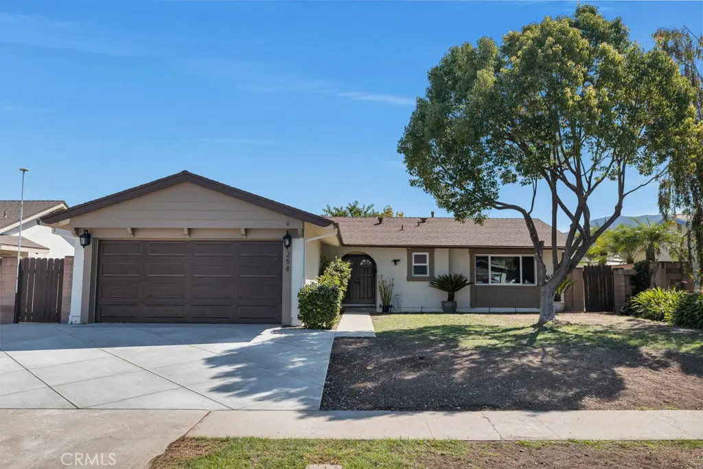 Residential Lease for rent at 258 Dickenson, Newbury Park, Ventura County, CA featuring 3 beds and 2 baths